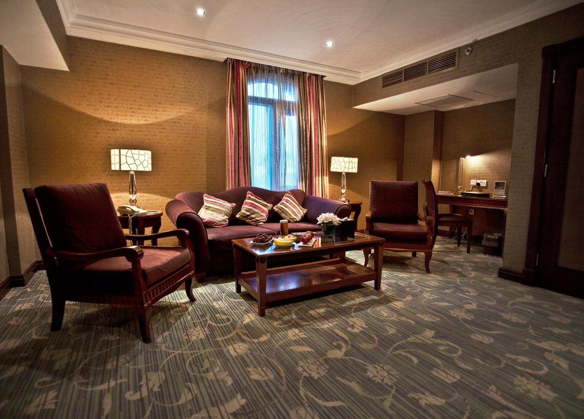 Grand Regency Doha, Trademark Collection By Wyndham Екстер'єр фото A suite at the hotel