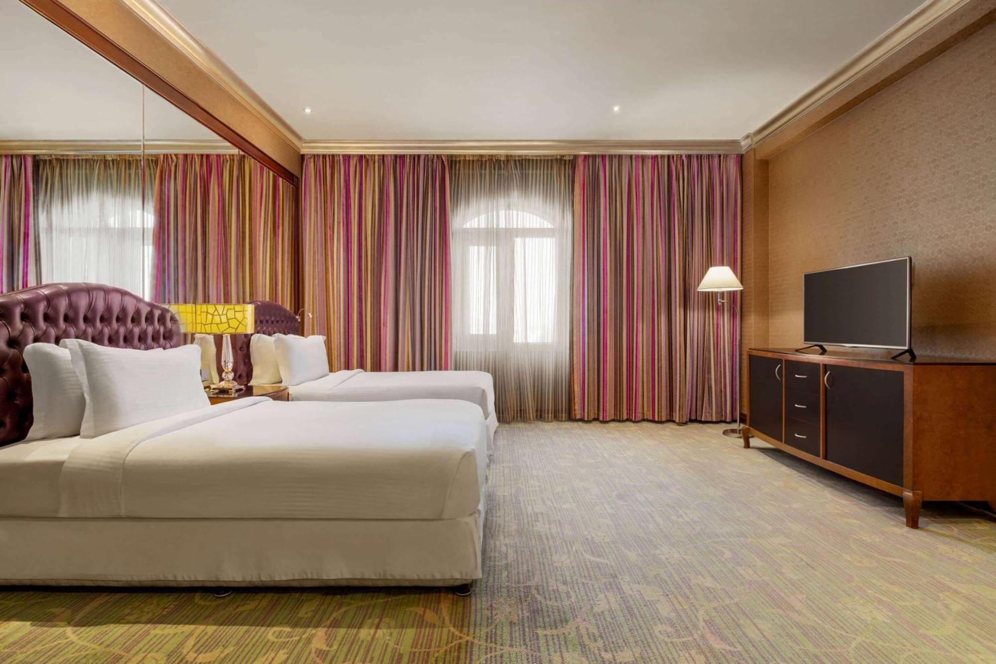 Grand Regency Doha, Trademark Collection By Wyndham Екстер'єр фото A guest room at the hotel
