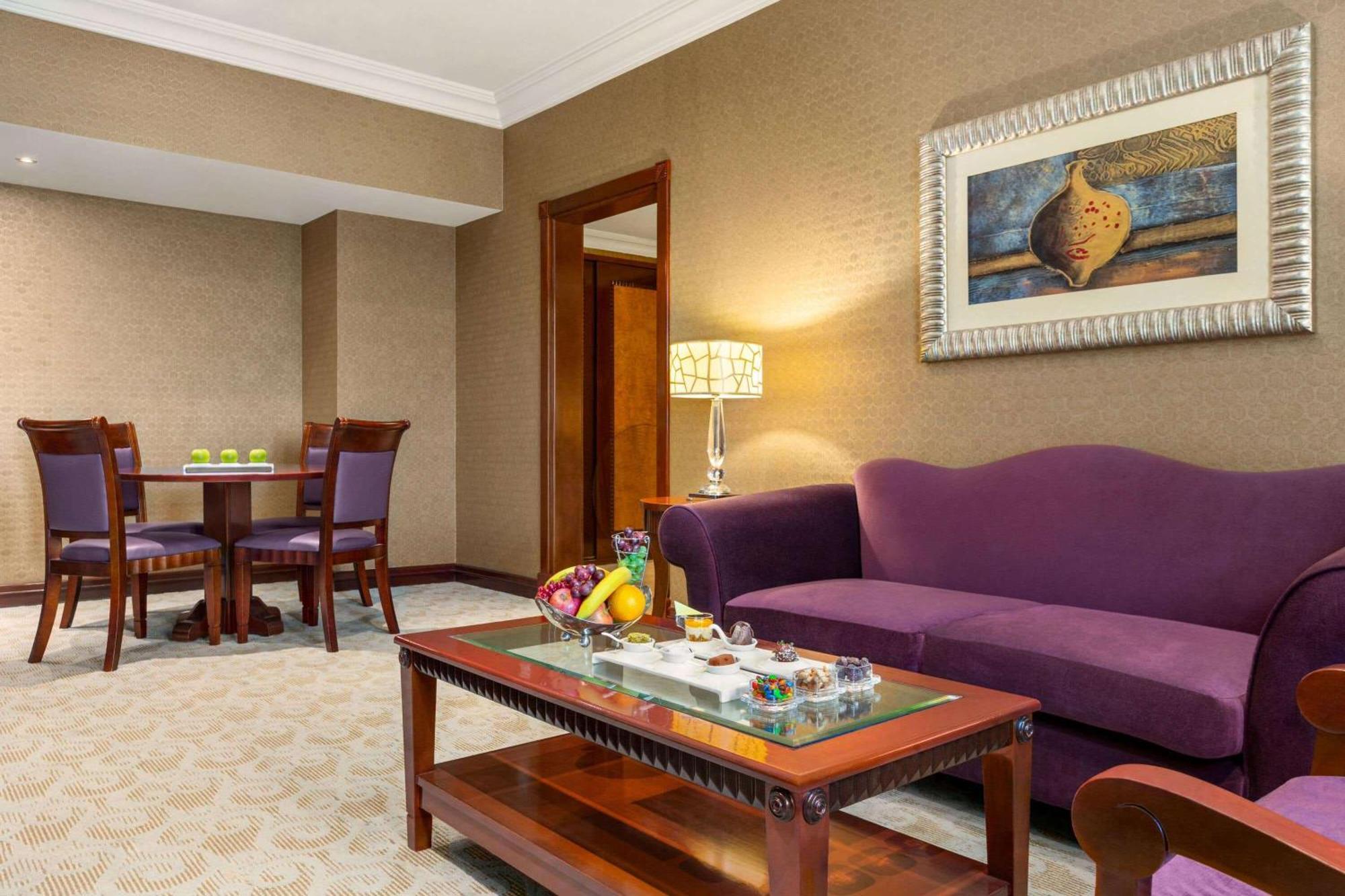 Grand Regency Doha, Trademark Collection By Wyndham Екстер'єр фото Suite
