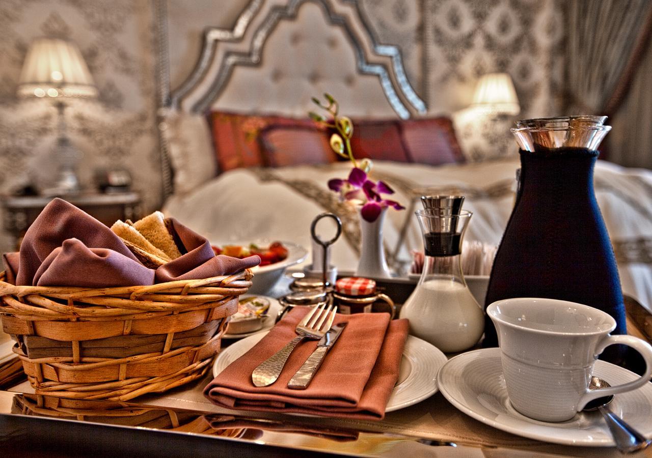 Grand Regency Doha, Trademark Collection By Wyndham Екстер'єр фото Room service