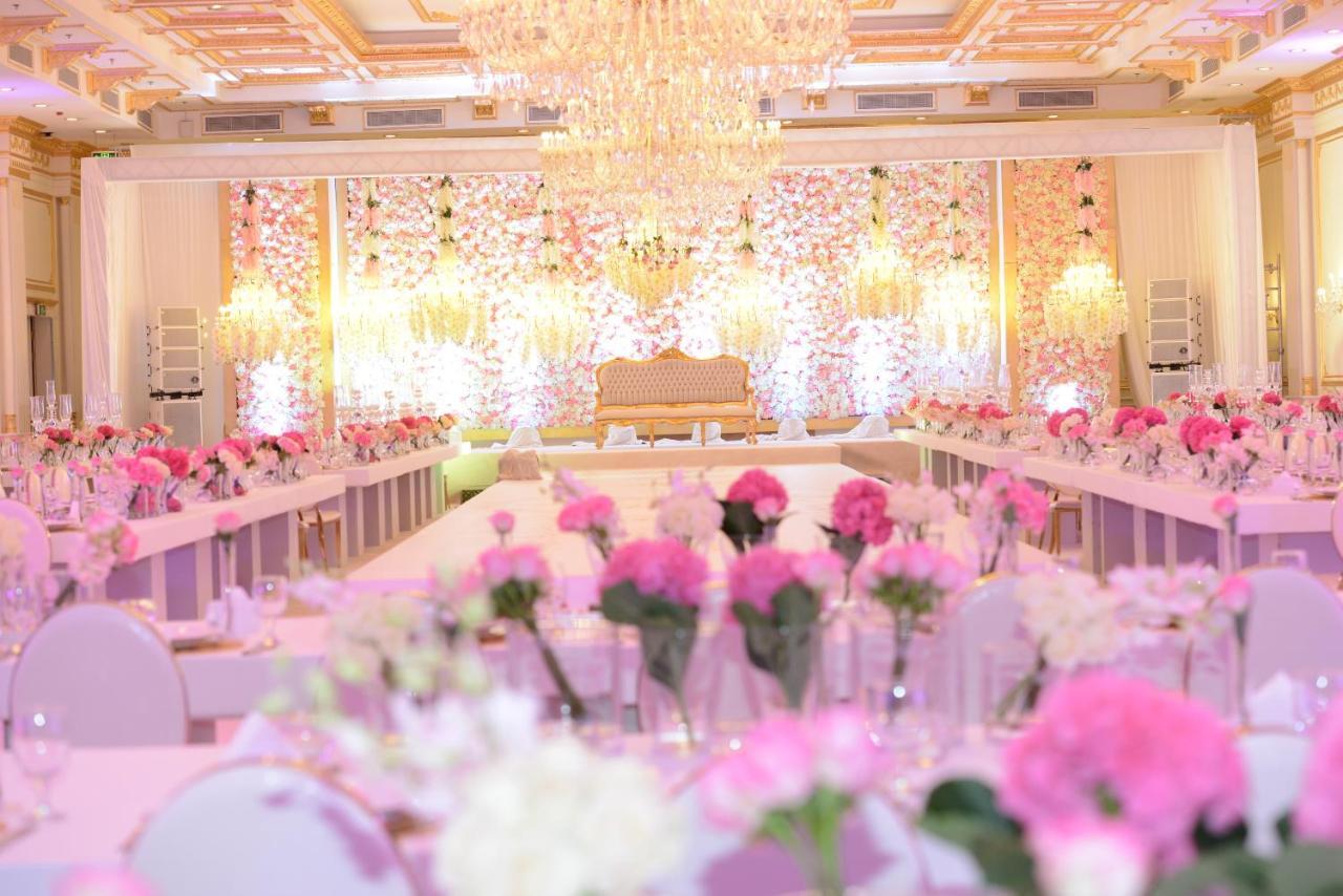 Grand Regency Doha, Trademark Collection By Wyndham Екстер'єр фото A wedding reception